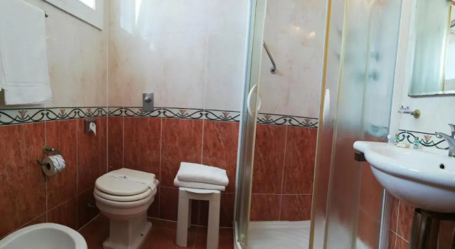 Трёхместный номер Hotel Caravelle&MiniCaravelle