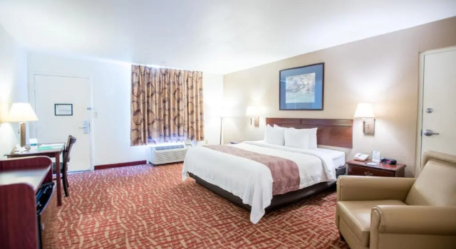 Номер Standard Quality Inn At Town Center