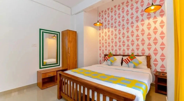 White House by OYO Rooms