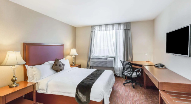 Двухместный номер Ramada by Wyndham Flushing Queens
