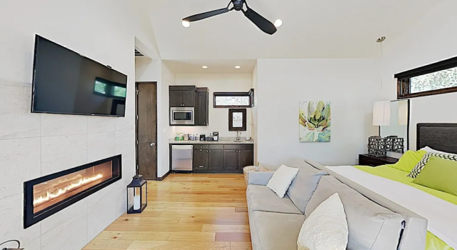Luxe At The Reserve W/ Lazy River & Marina Studio Bedroom Cabin, Book Hotel Spicewood Texas