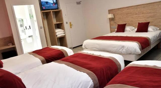 Номер Standard CitHotel Restaurant du Bowling de Millau
