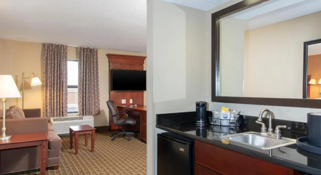 Четырёхместная студия Hampton Inn & Suites Valparaiso