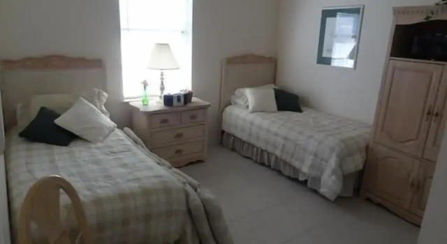 KEN486 3 Bedroom Holiday Home by Marco Naples Vacation Homes