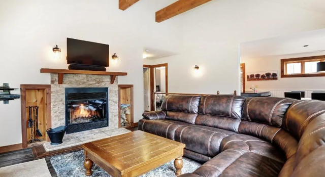 Chalet- 21 Chemin des Skieurs, Брондау Шале Ste Petronille Ile d'Orleans