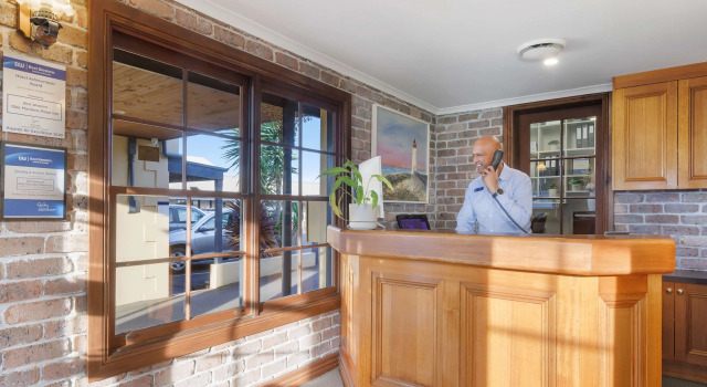 Best Western Olde Maritime Motor Inn, Забронировать Отель Уоррнамбул Великая океанская дорога, рядом с Albert Park