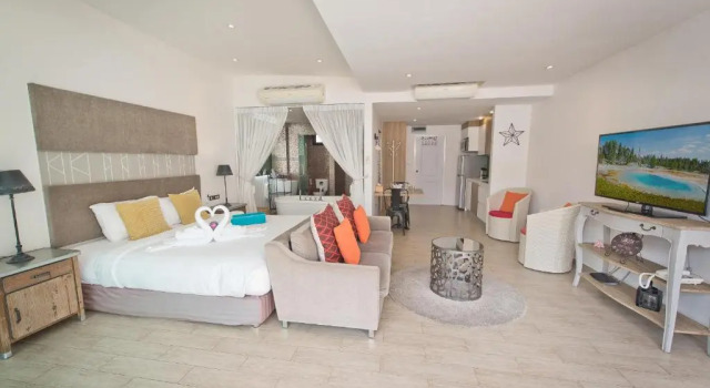 Вилла Deluxe Tropicana Pool Villa