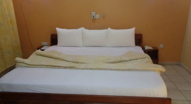 Queensland Hotel, Varaa Hotelli Hotellit ja majoitukset kohteessa Agona, Hotelli