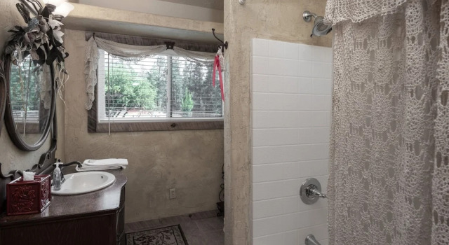 Shady Pines by Ruidoso Vacation Rentals, Забронировать Отель Отели Руидозо с бассейном, рядом с Гольф-клуб «The Links at Sierra Blanca», Бассейн