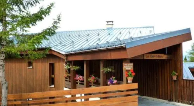 Apartment Belvedere 28, Prenota Appartamento Hotel a Rodano-Alpi con parcheggio, Parcheggio