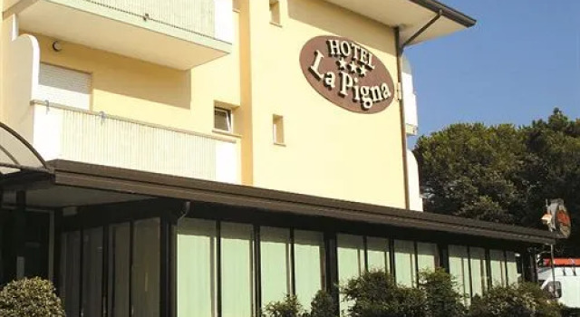 Hotel La Pigna, Book Hotel Hoteller i Friuli Venezia Giulia med parkering, Parkering