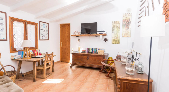 CAN MATEU - Chalet with terrace amidst the Tramuntana mountain range, a few km from Biniaraix  and Fornalutx. Free WiFi, Book Chalet  