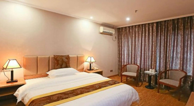 Yuejia Yibao, Book Hotel Siming 