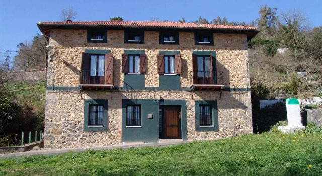 Casa Rural Enkartada, Rezerwuj Hotel Hotele w Baskonia z parkingiem, Parking