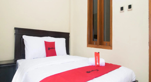 Номер Standard RedDoorz Syariah near Universitas 17 Agustus Banyuwangi