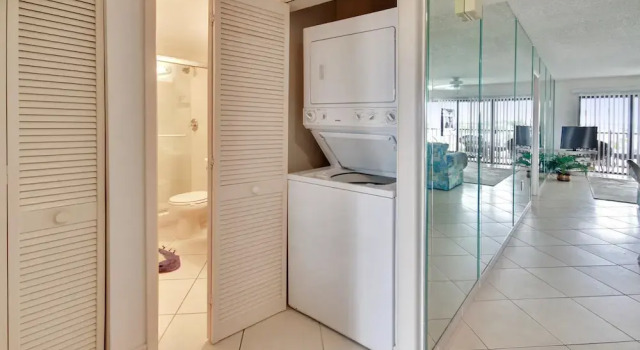Land's End 405 Building 3 Bay Views From Private Balcony!!, Забронировать Отель Бизнес-отели Треже-Айленд, 4* 5*