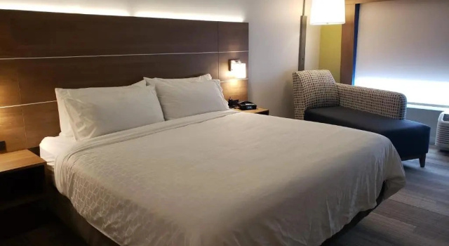 Двухместный люкс c 1 комнатой Holiday Inn Express & Suites Nashville North - Springfield by IHG