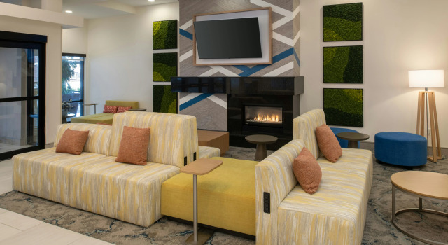 Holiday Inn Express & Suites Tacoma Downtown