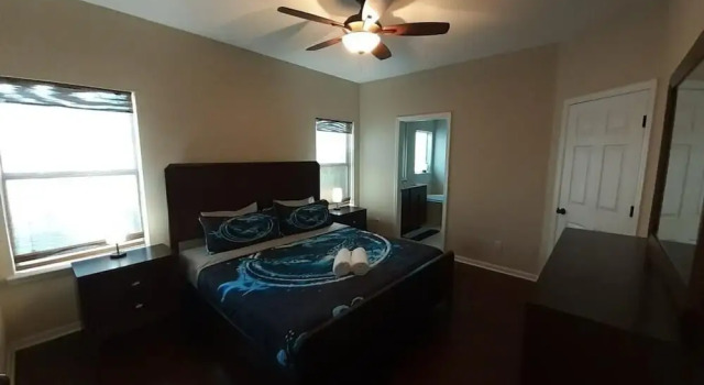 Exquisite Waterfront Retreat - Pet Friendly by RedAwning, Rezerwuj Dom wakacyjny Hotele w Saint Augustine Area z parkingiem, Parking