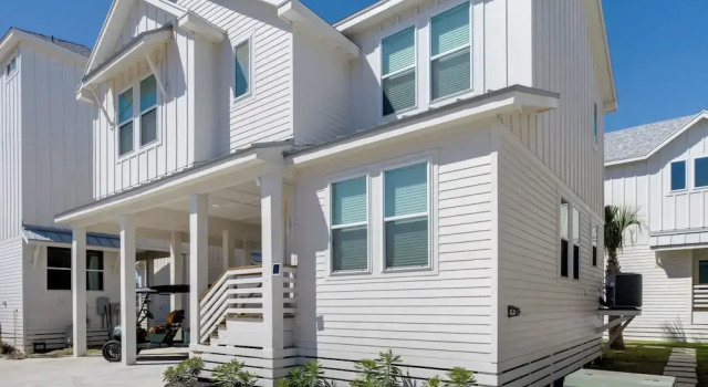 1 Mi to Beach: Home w/ Pool Access in Port Aransas