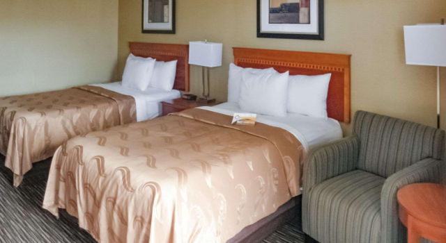 Четырёхместный номер Standard Quality Inn Columbus, MS