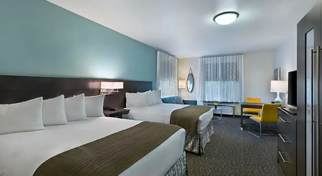 Шестиместный семейный люкс Oxford Suites Bellingham