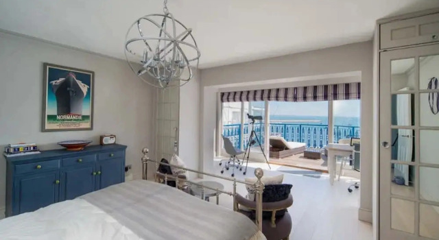 The Cottage 4 bed Waterfront Pontoon sea Views, Book Feriehus Cowes Isle of Wight
