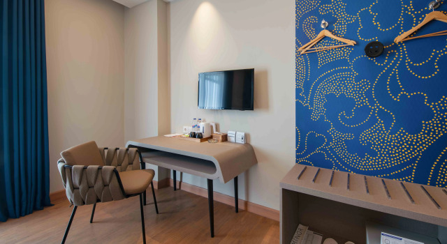 Camera Executive Luminor Hotel Airport Sidoarjo By WH , Best Choice and Strategic Location with a Rooftop area in Town