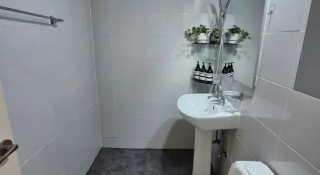 Near Hongik University/Subway Hapjeong Station 1 minute/8ppl/3br/4QBED/Near YG/iMac/Luggage storage