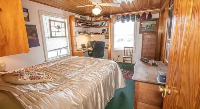 The Captain's Quarters 2 Bedroom Home by RedAwning