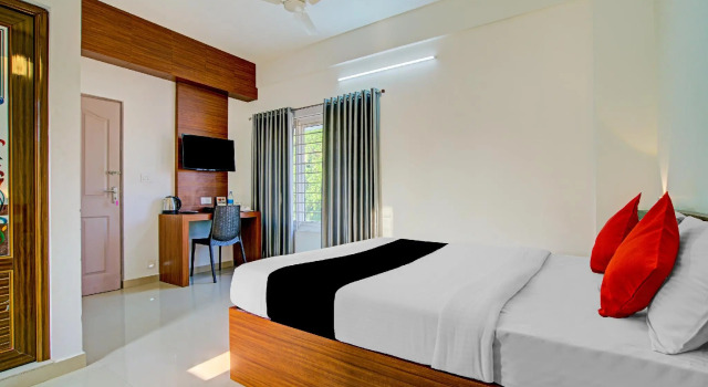 Capital O 74715 Phoenix Holidays, Reserva ahora Hotel Edappally Kerala