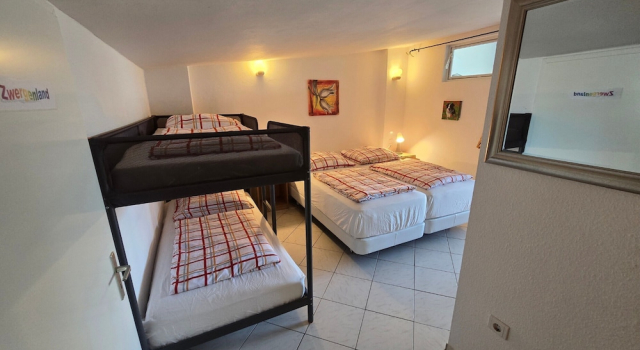 Mobile Home im Ferienpark mit Seezugang, จอง โรงแรม Dabel Mecklenburg-Pomerania