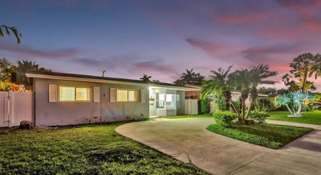 Modern 5BR with Private Heated Pool