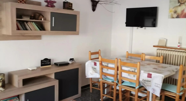 Carrer Esparreguera, Buchen Sie Hotel Hotels in Olot mit Pool, Schwimmbad