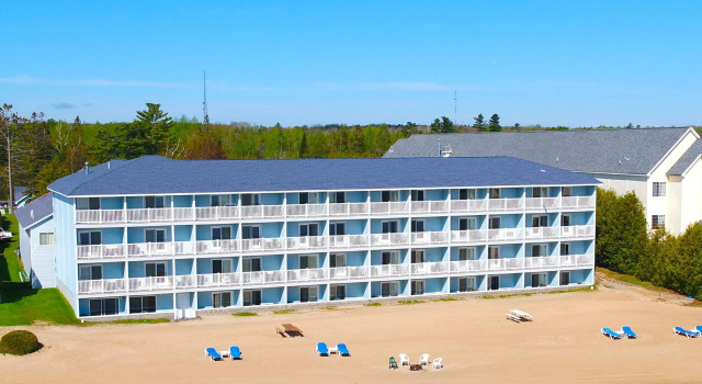Fairview Beachfront Inn & Waterpark, Boek Hotel Mackinaw City Michigan