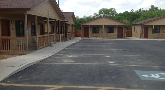 The Texas Lodge, Prenota Hotel Hotel a Gonzales con parcheggio, Parcheggio