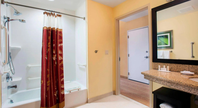 Четырёхместный номер Standard Courtyard by Marriott Miami Homestead