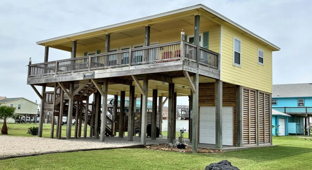 After Dune Delight 3 Bedroom Home by RedAwning, Book Feriehus Bolivar Peninsula Houston