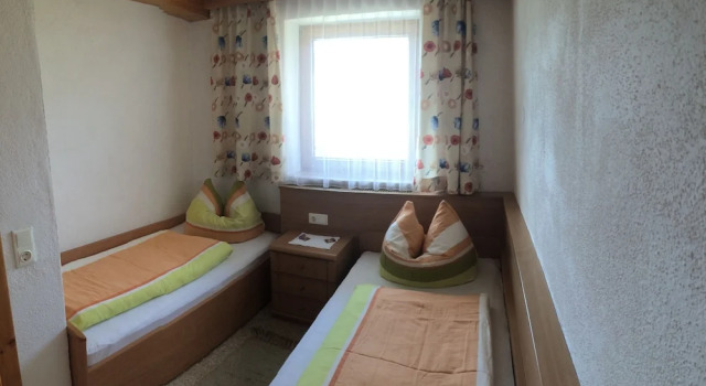 Apart Krone