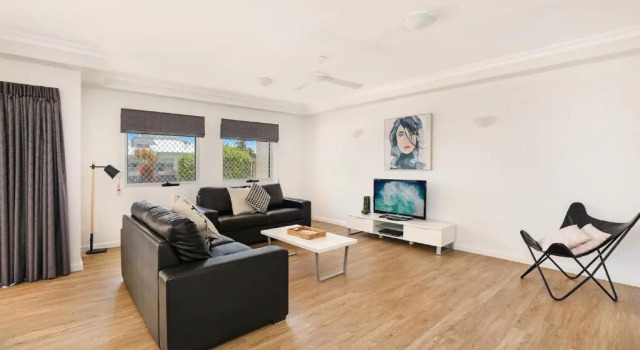 Апартаменты Luxury Coolum Seaside Apartments
