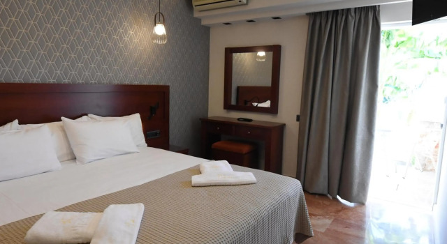 Viaros Hotel Apartments, Prenota Appartamento Hotel a Peloponneso con parcheggio, Parcheggio