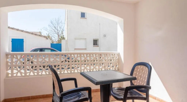 Двухместный номер Comfort с балконом Hotel Les Palmiers En Camargue