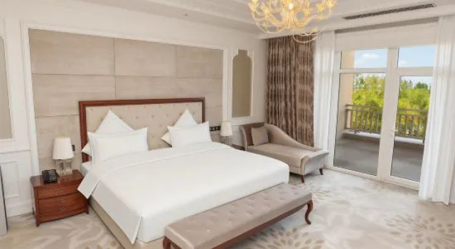 Люкс Presidential Seven Star Lake Desert Hotel