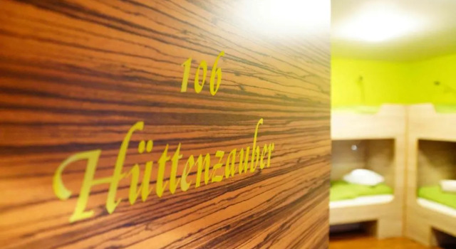 Кровать в общем номере Bavaria City Hostel - Design Hostel