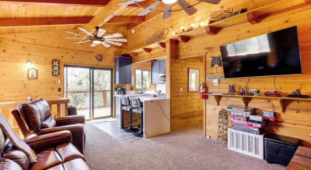 1 Mi to Skiing: Mtn-view Cabin in Big Bear Lake