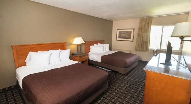 Четырёхместный номер Standard с балконом FairBridge Inn & Suites - Lewiston