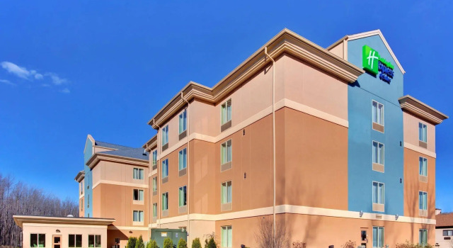 Holiday Inn Express Hotel & Suites Hamburg, an IHG Hotel, Buchen Sie Hotel Hamburg Buffalo