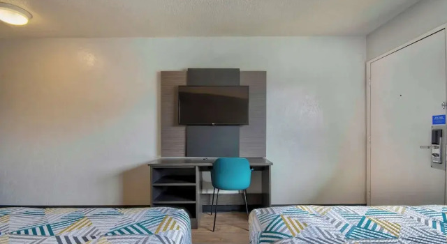 Четырёхместный номер Standard Motel 6 Santa Fe