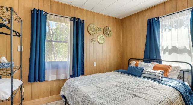 Patio & Hot Tub: Cozy Cabin Retreat in Bailey!
