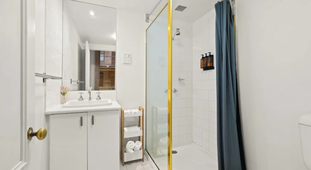 Апартаменты Цокольный этаж с 2 комнатами Gordon House Apartments